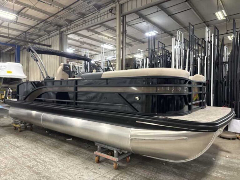 2026 Bennington 23SSB - ESP - Limited Edition US-ETWS9810K526 [photo 1]